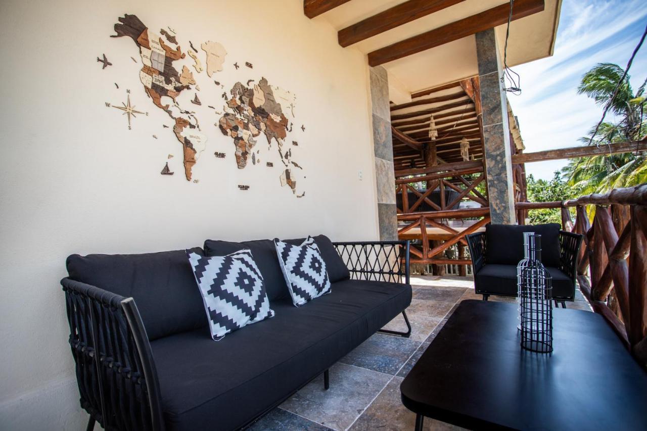 Macondo 4*